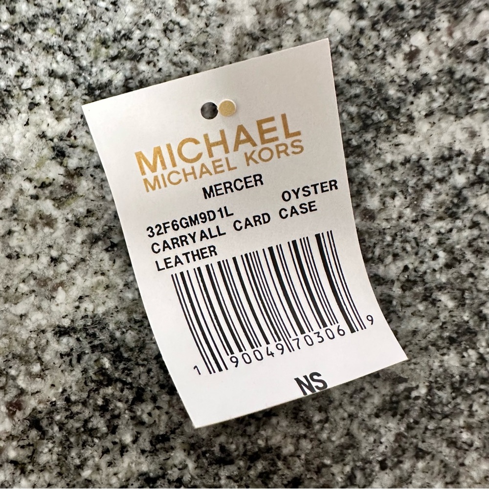 Michael Kors Oyster Mercer Fold-over Card Case - Picture 3 of 3